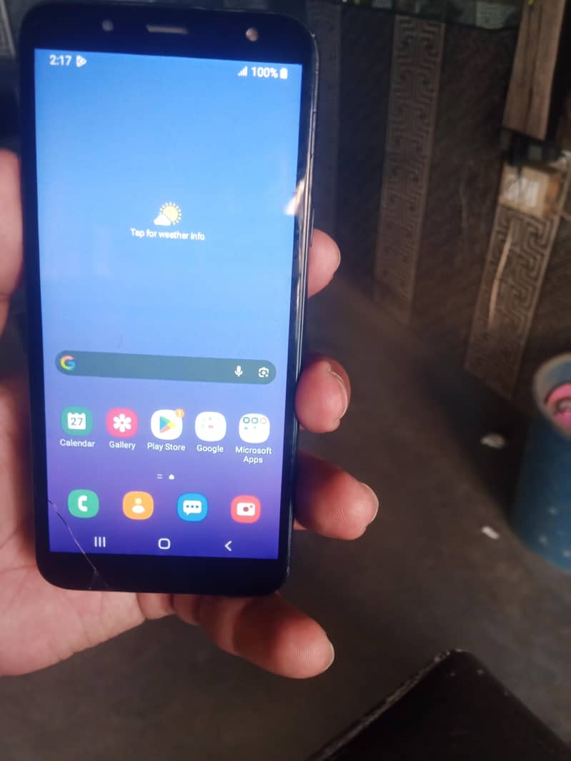 Samsung Mobile J6 1