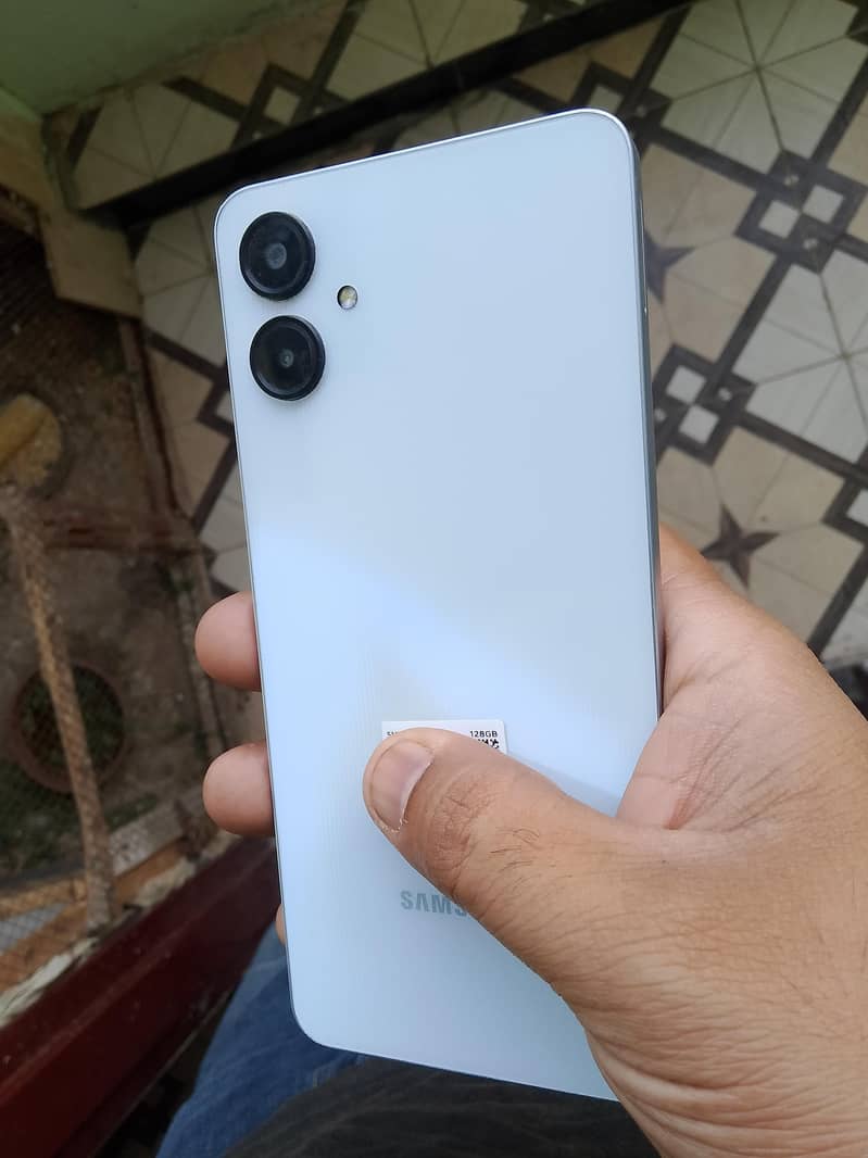 Samsung Mobile A06 5
