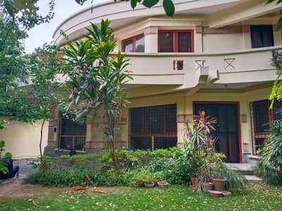 1,000 Sq. Yards House for Rent F-6, Islamabad Prime Location | Large Front Lawn | Beautiful Green Space