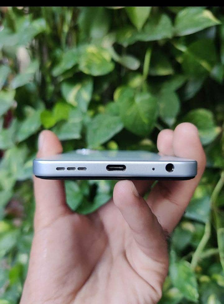 Tecno Spark Go 2 3