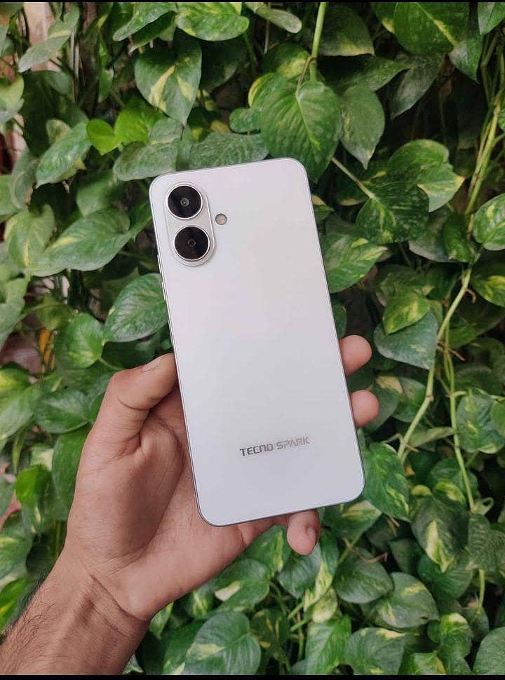 Tecno Spark Go 2 8