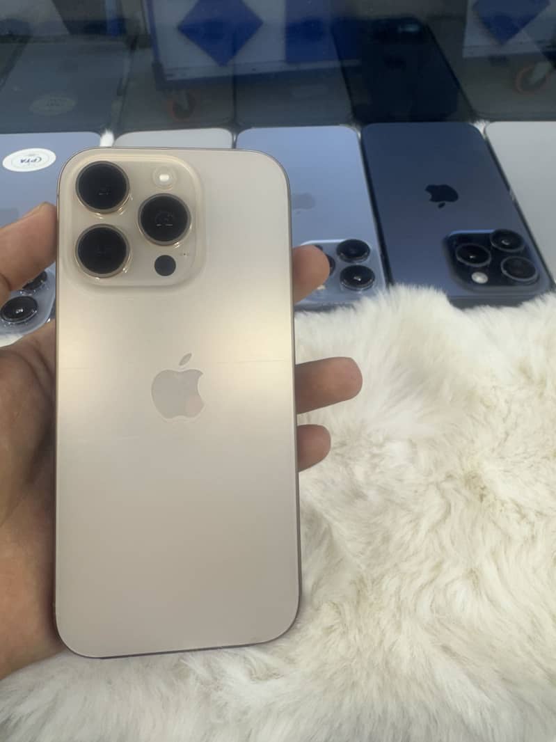 Apple iPhone 16 Pro 0
