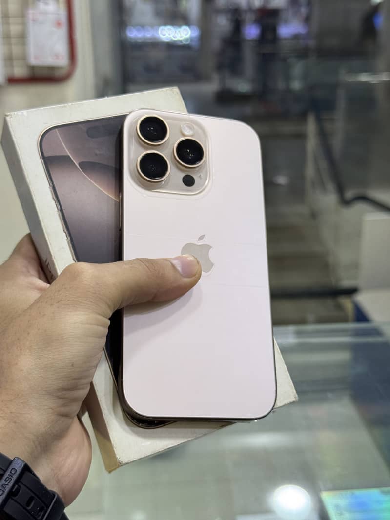 Apple iPhone 16 Pro 1