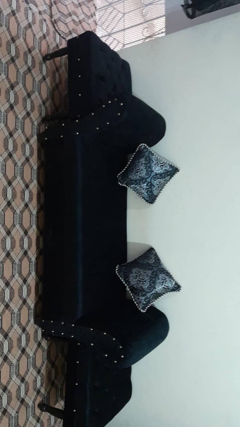 5 seater sofa 0