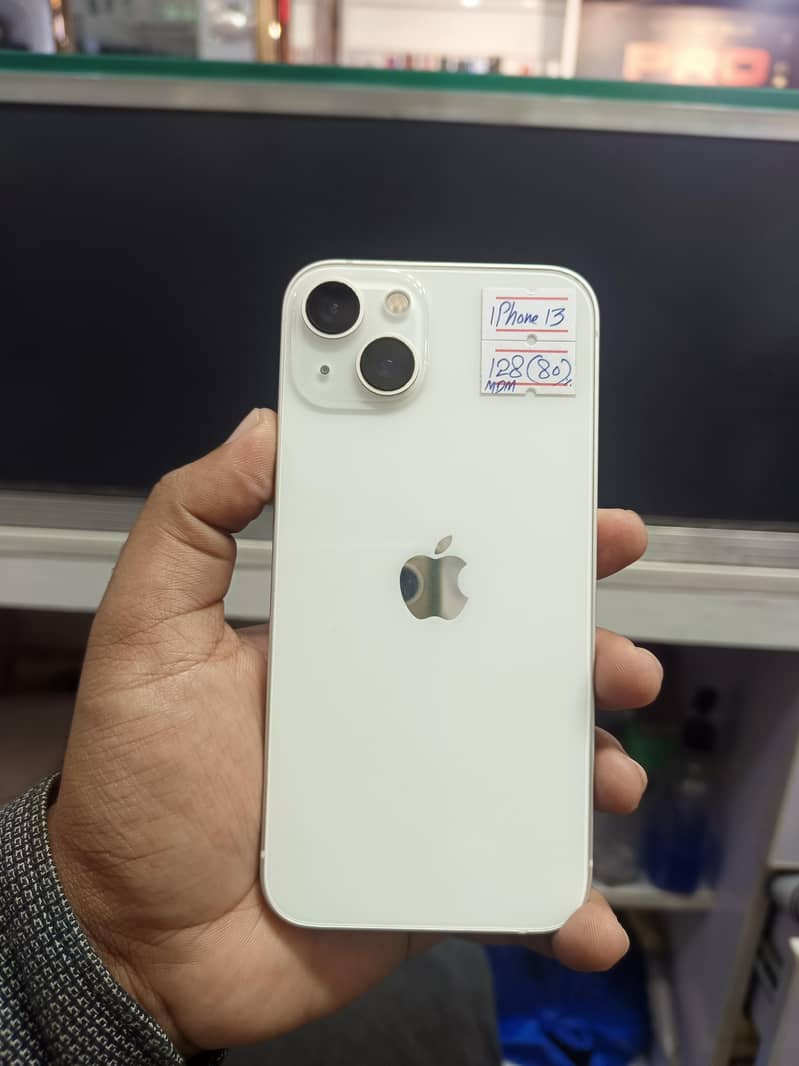 Apple iPhone 13 0