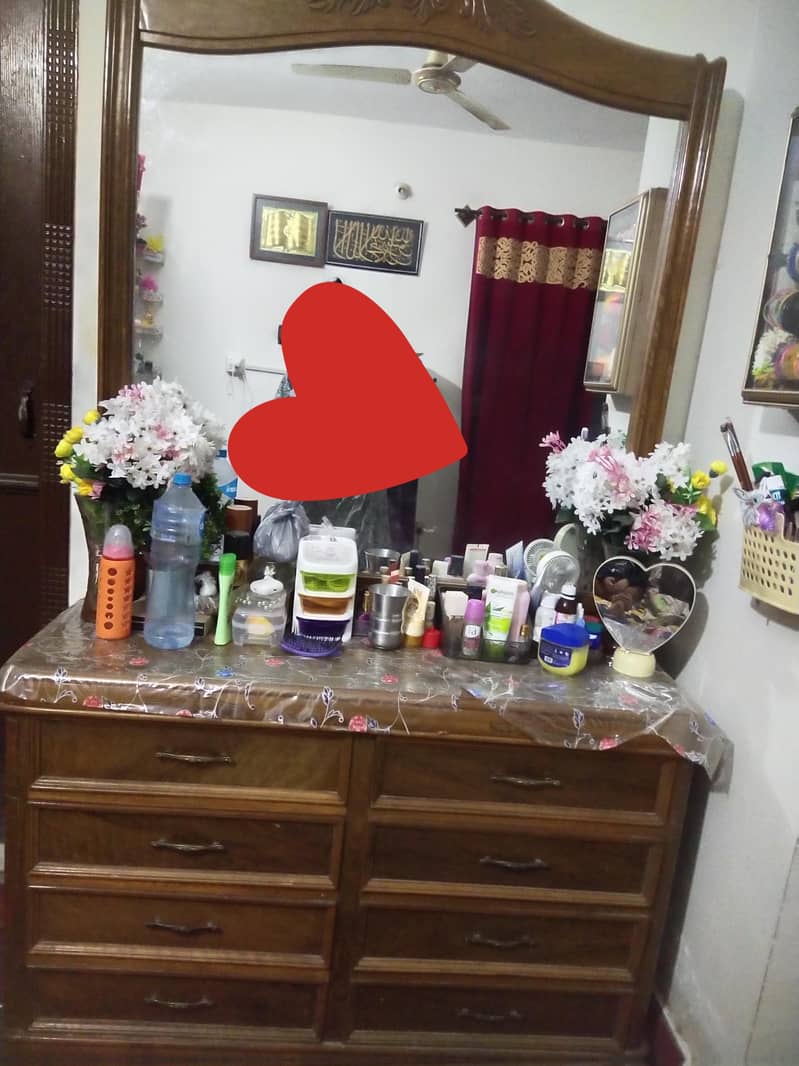 dressing table and two side tables 0