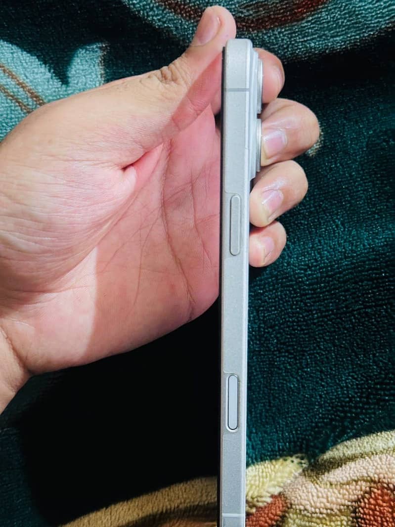 Apple iPhone 16 Plus 3