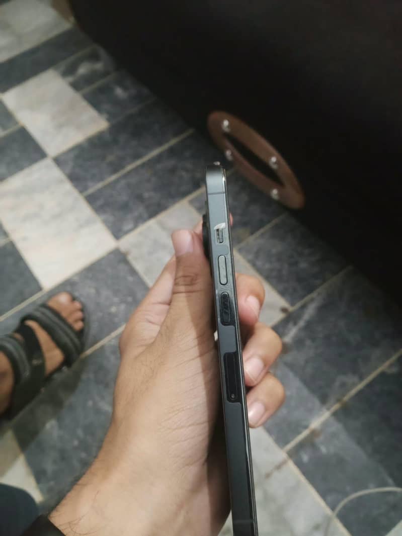 Apple iPhone 13 Pro 1