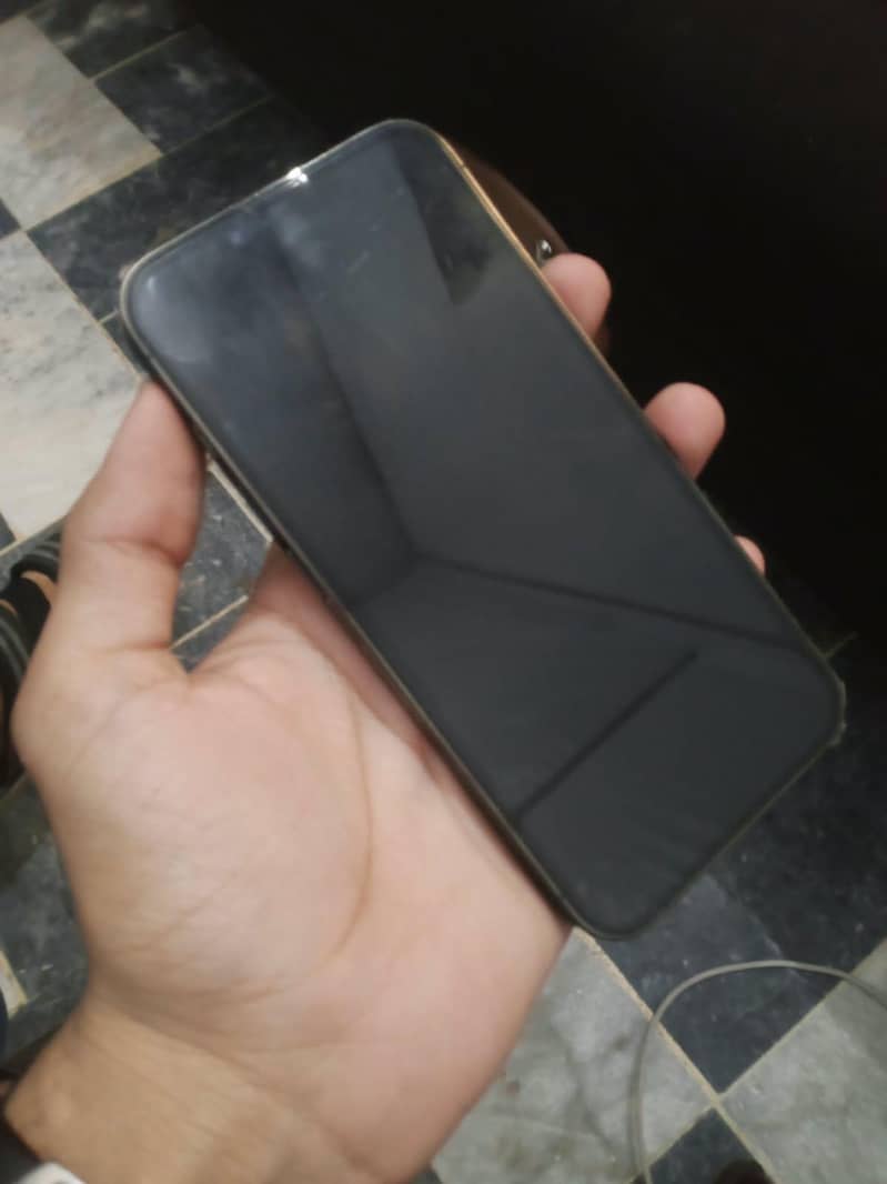 Apple iPhone 13 Pro 4