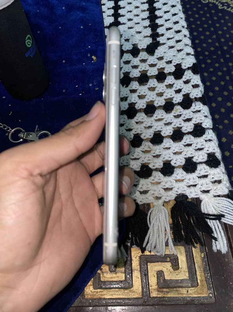 Apple iPhone 11 5
