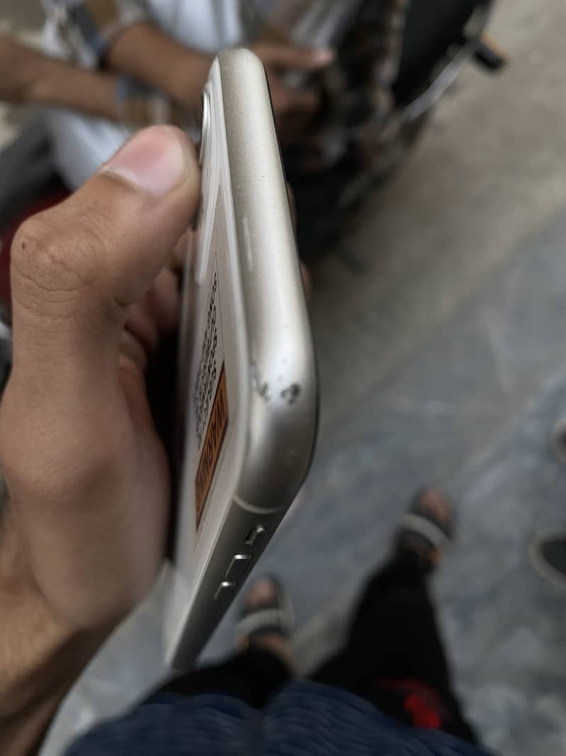 Apple iPhone 11 6