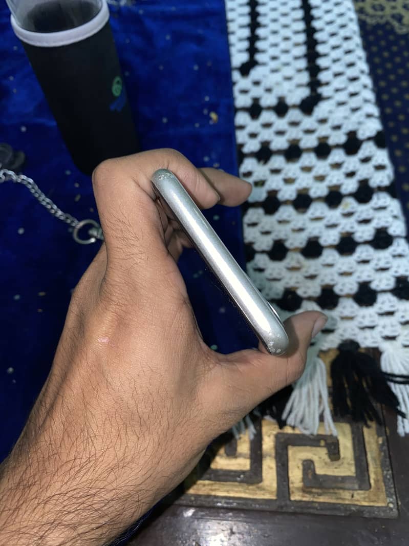 Apple iPhone 11 8