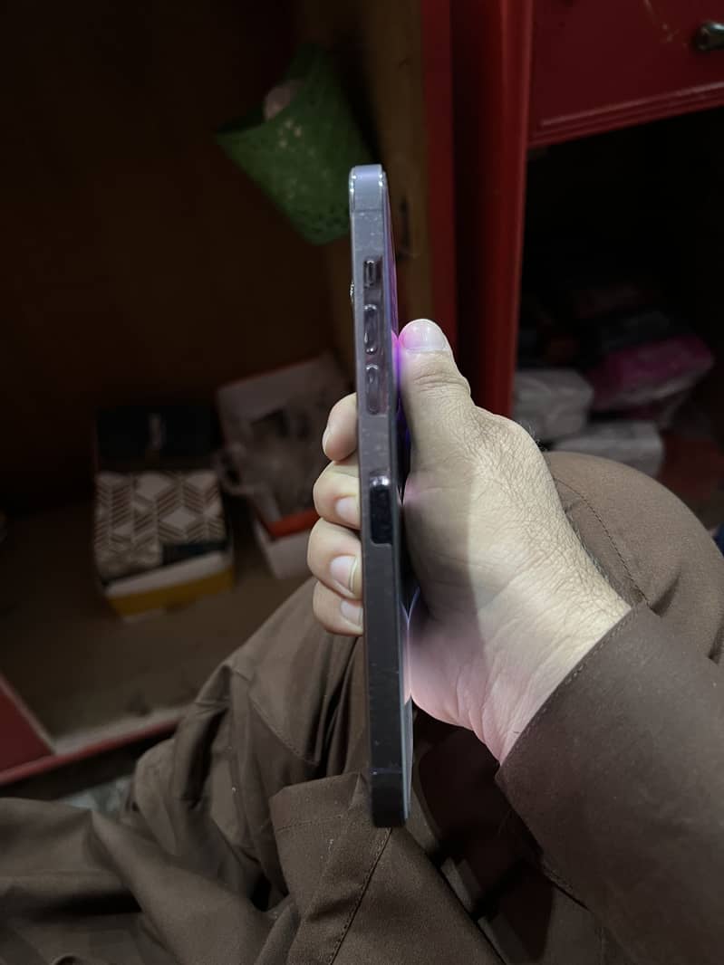 Apple iPhone 14 Pro Max 3