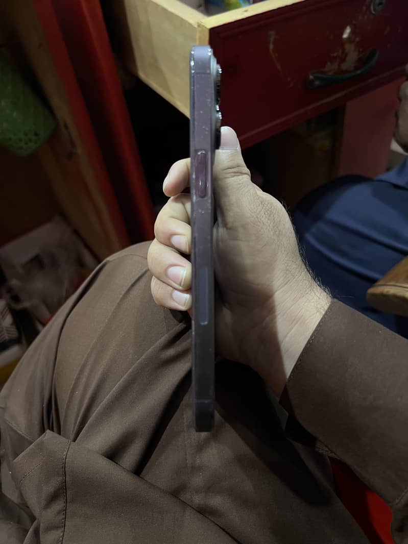 Apple iPhone 14 Pro Max 4