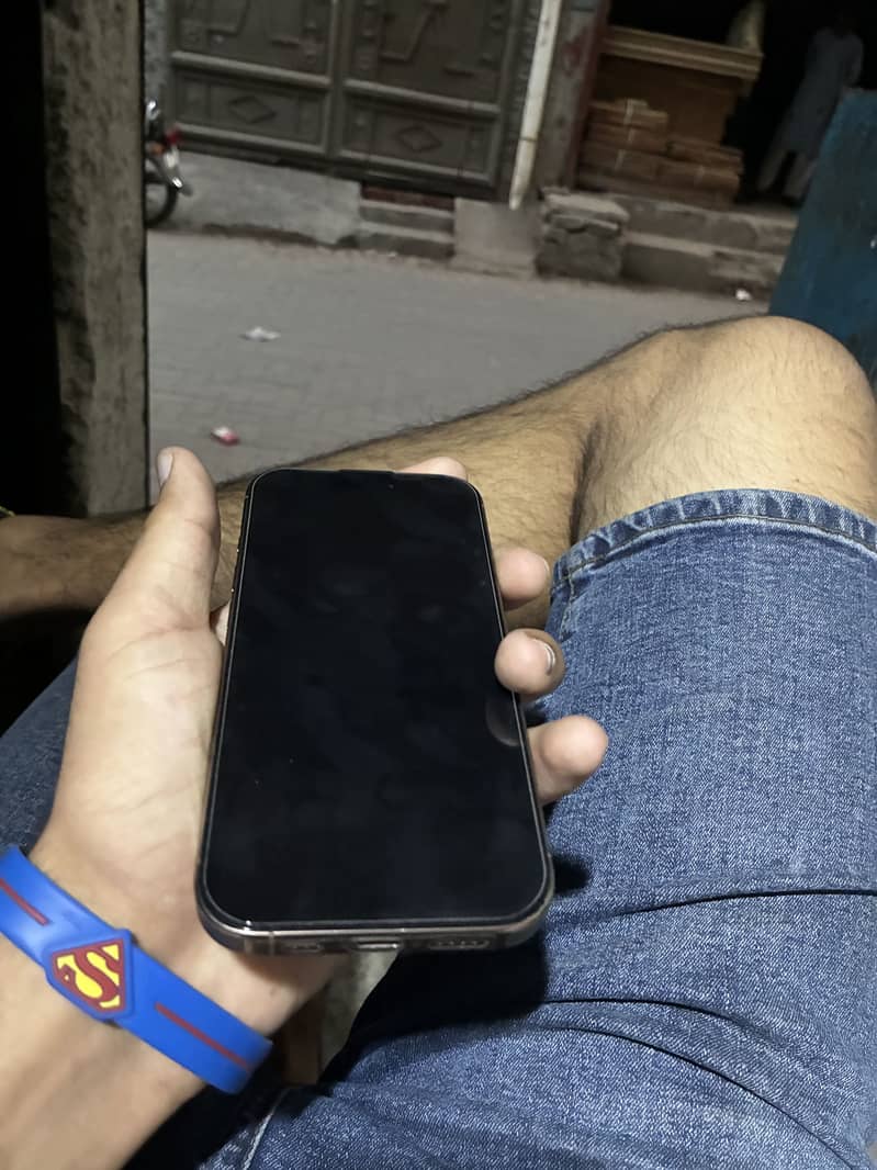 Apple iPhone 16 Pro 5