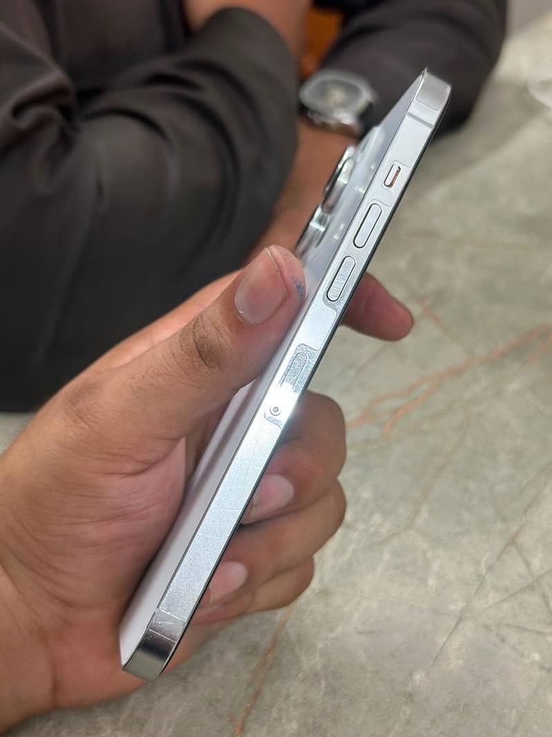 Apple iPhone 14 Pro Max 2