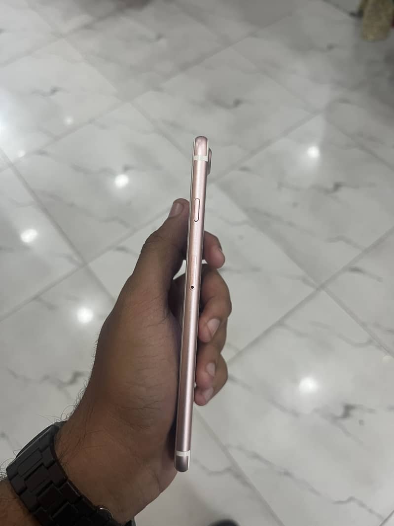Apple iPhone 7 Plus 1