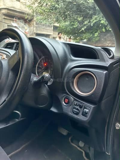 Toyota Vitz F1 Intelligent Package 2013 | 135,000 KM | For Sale