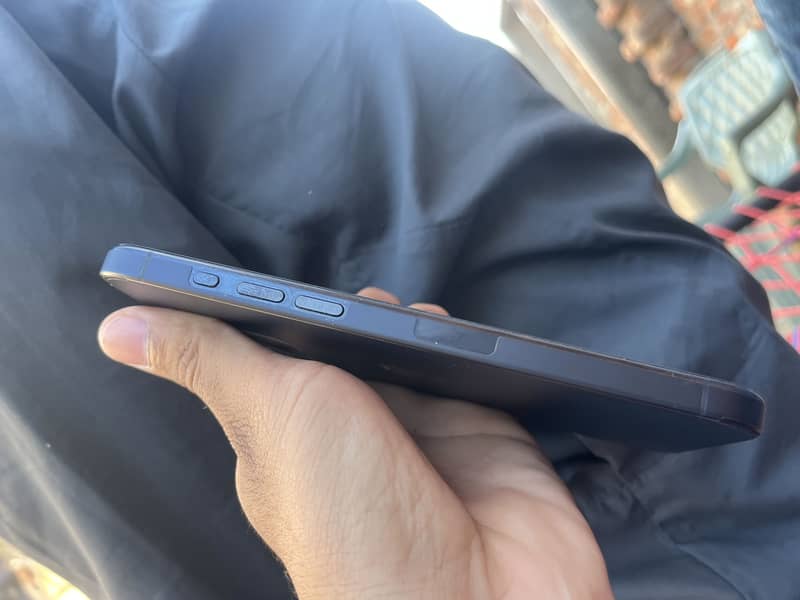 Apple iPhone 15 Pro Max 3