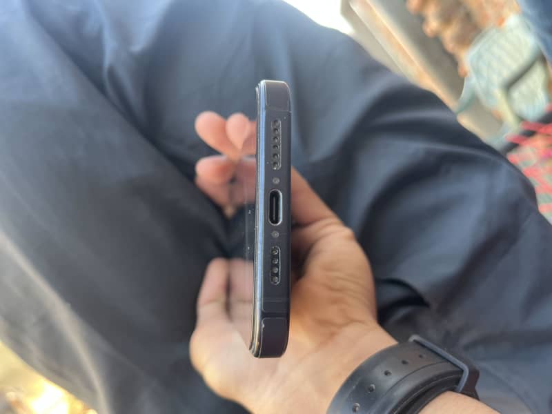 Apple iPhone 15 Pro Max 5