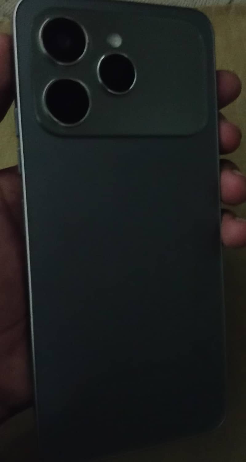 Tecno Spark 40 1