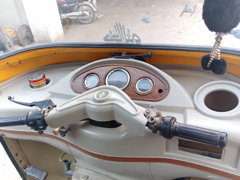 auto rickshaw 4