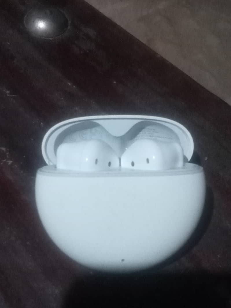 Air buds 1