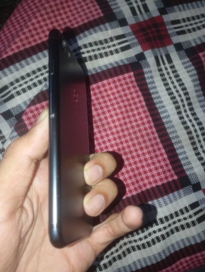 Apple iPhone 7 1