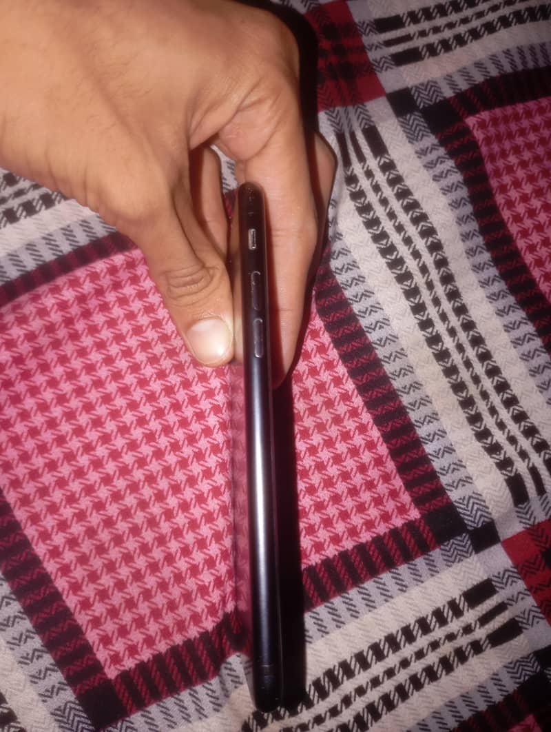 Apple iPhone 7 2