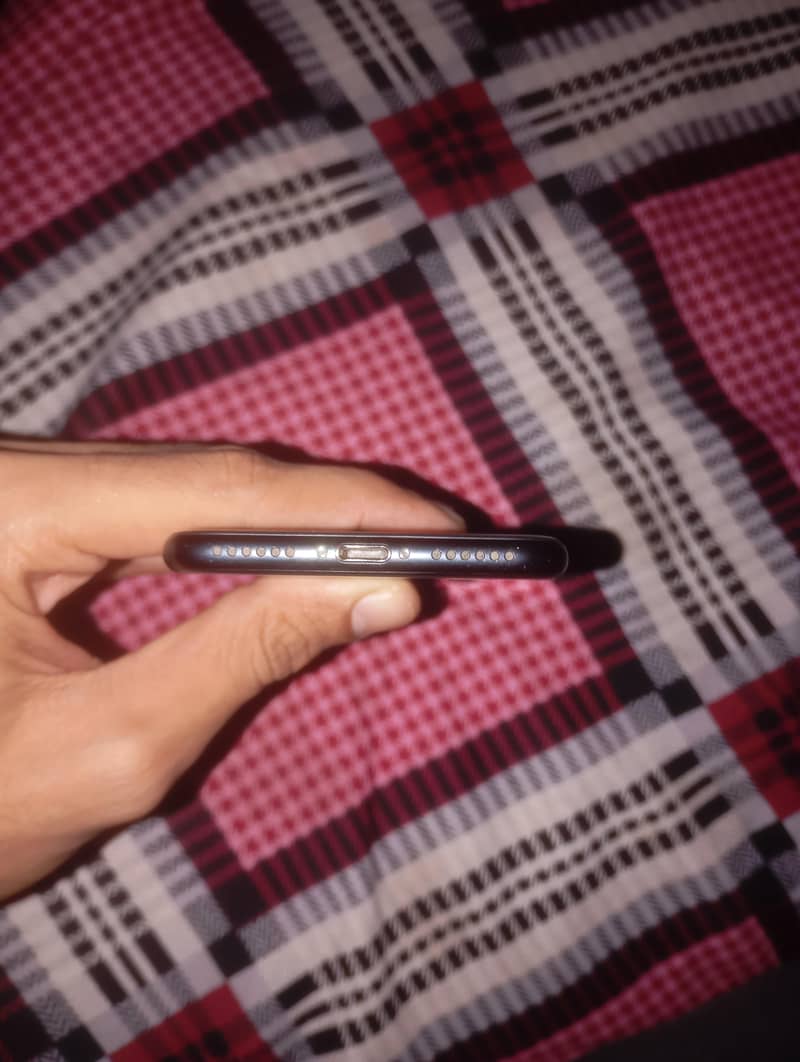 Apple iPhone 7 3