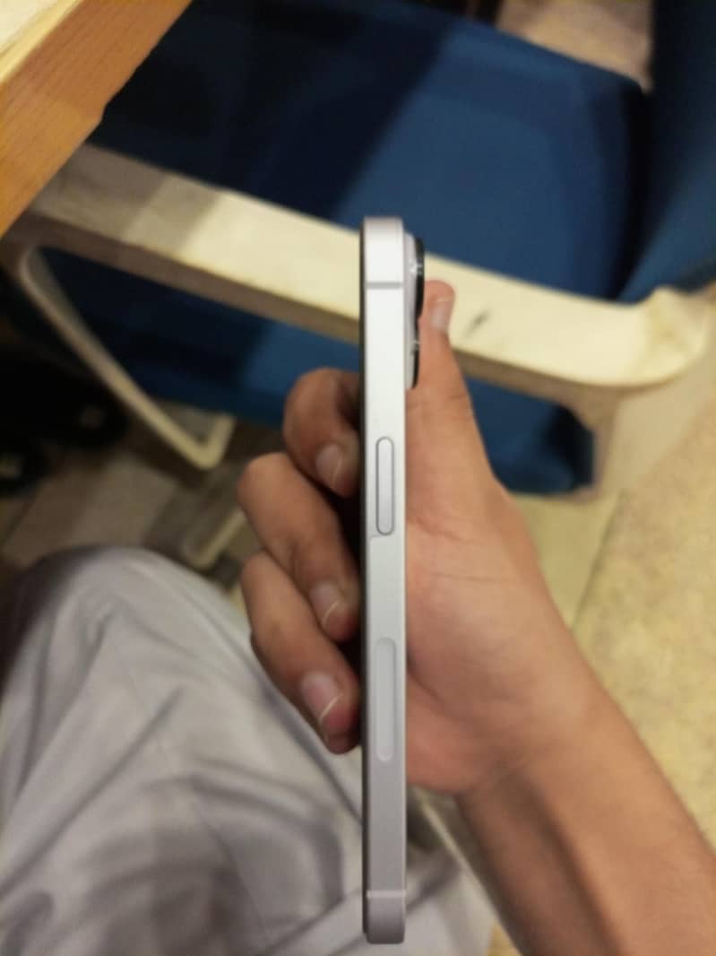 Apple iPhone 14 2
