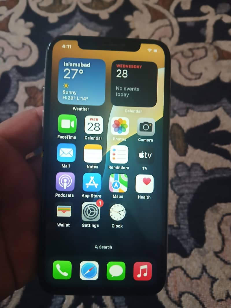 Apple iPhone XS 3