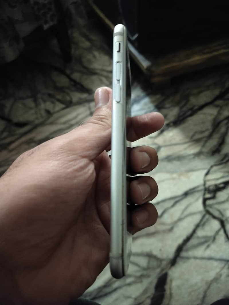 Apple iPhone 6S 3