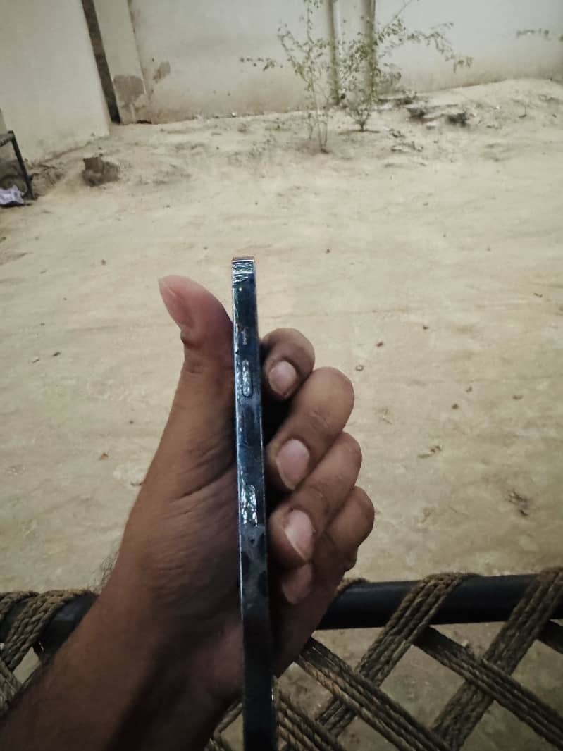 Apple iPhone 13 Pro 1