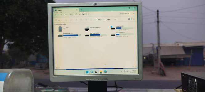 HP 1740 LCD MONITOR