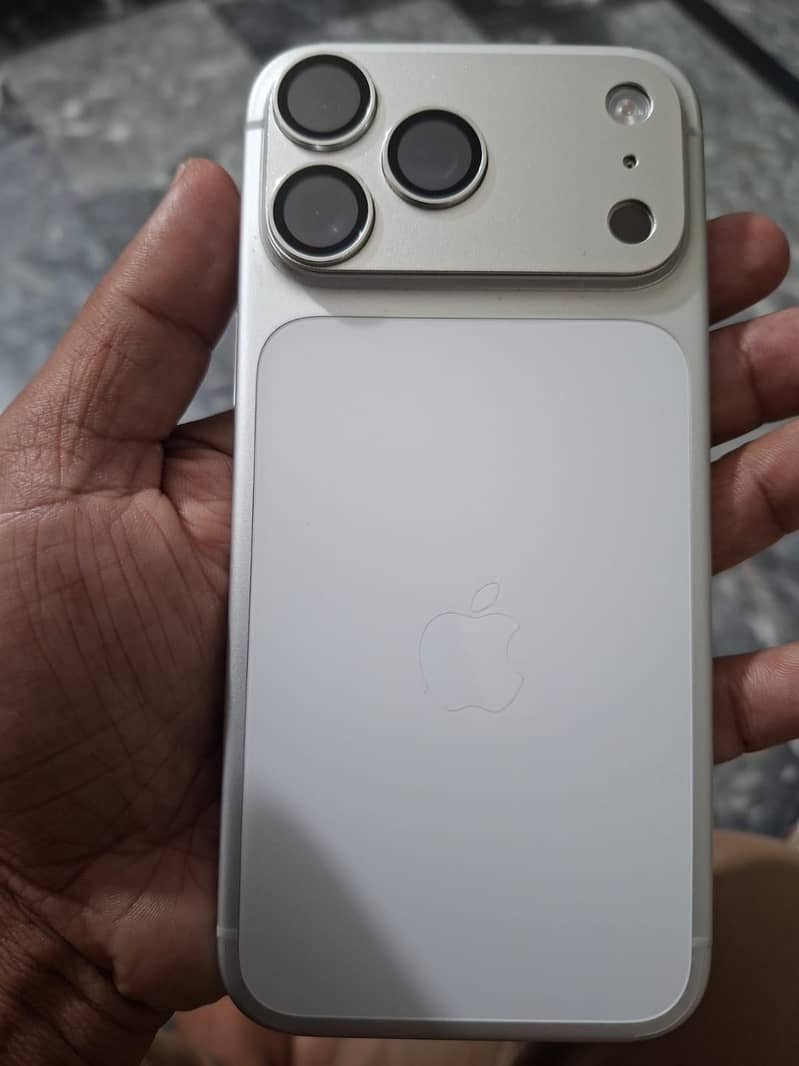 Apple iPhone 17 Pro Max 5