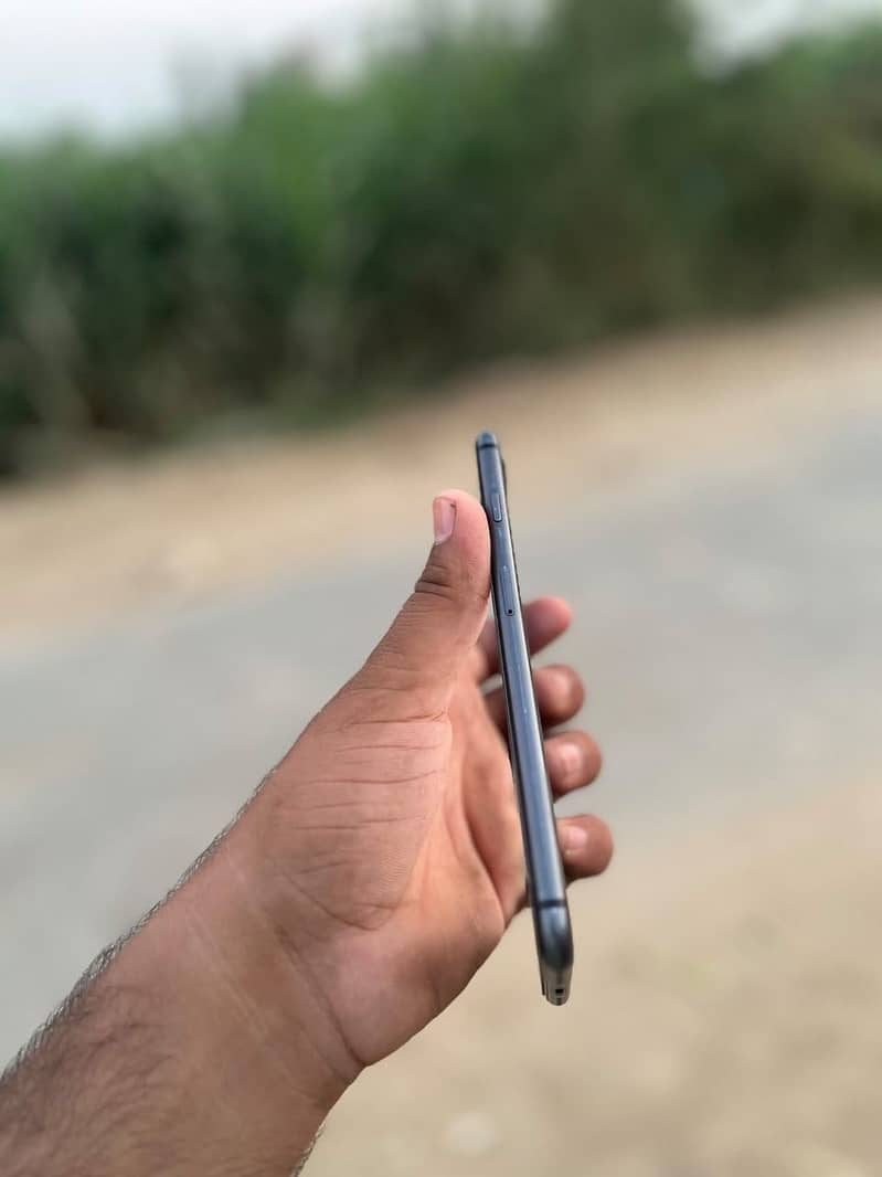 Apple iPhone 8 Plus 2
