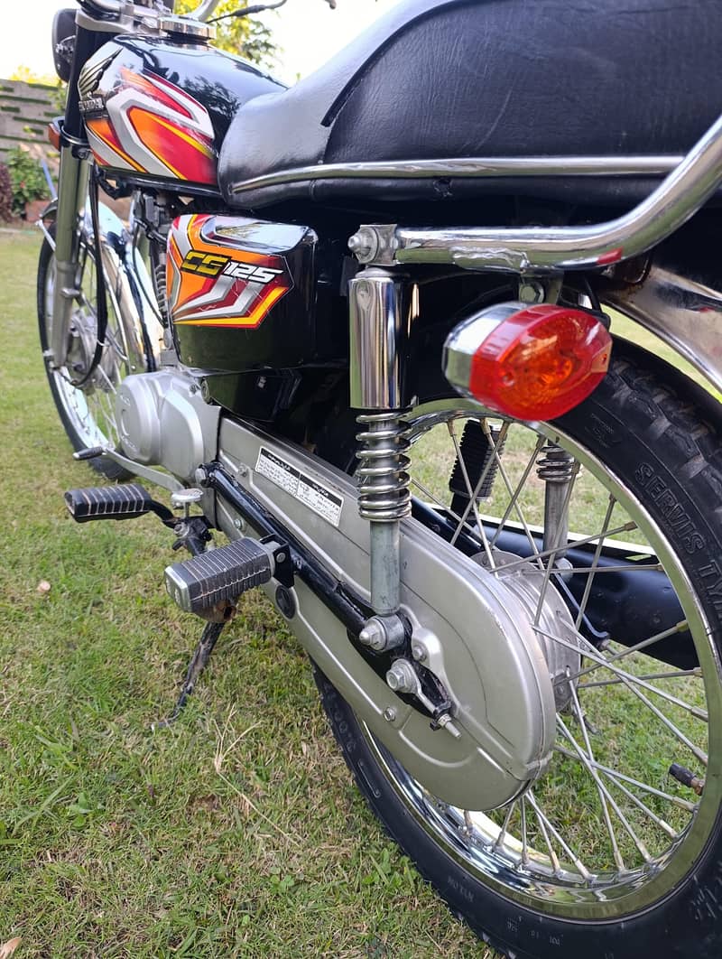 2022 Model black Colour mint condition 7