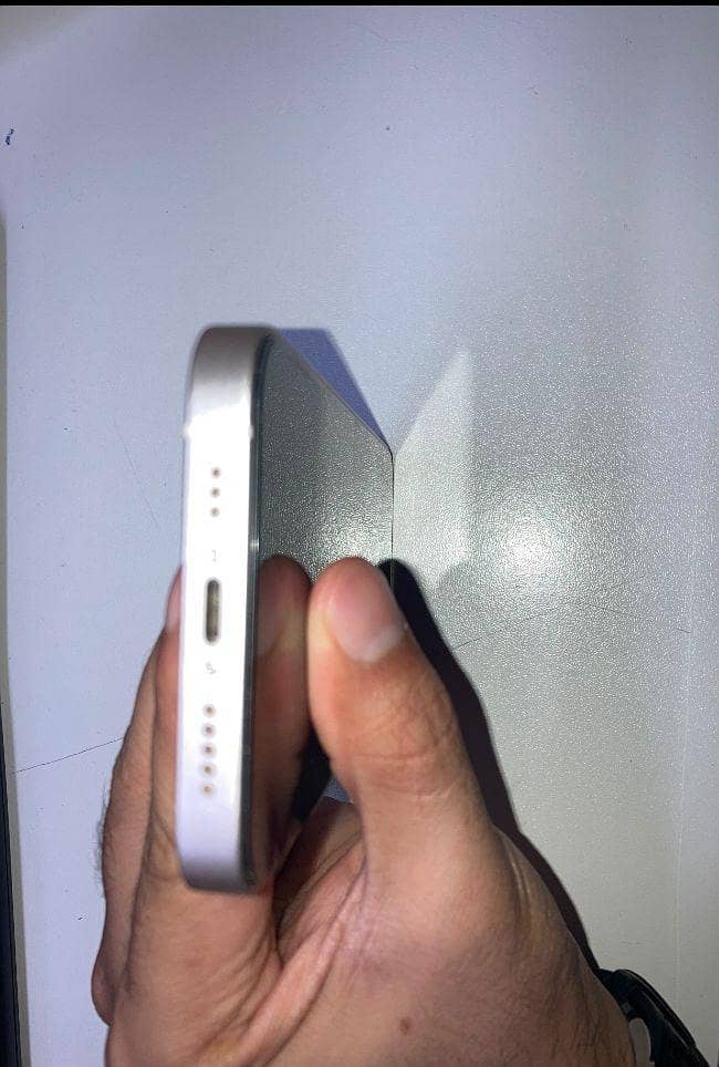 Apple iPhone 14 4