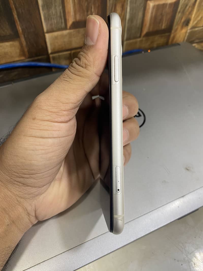 Apple iPhone 11 Single sim approved 4