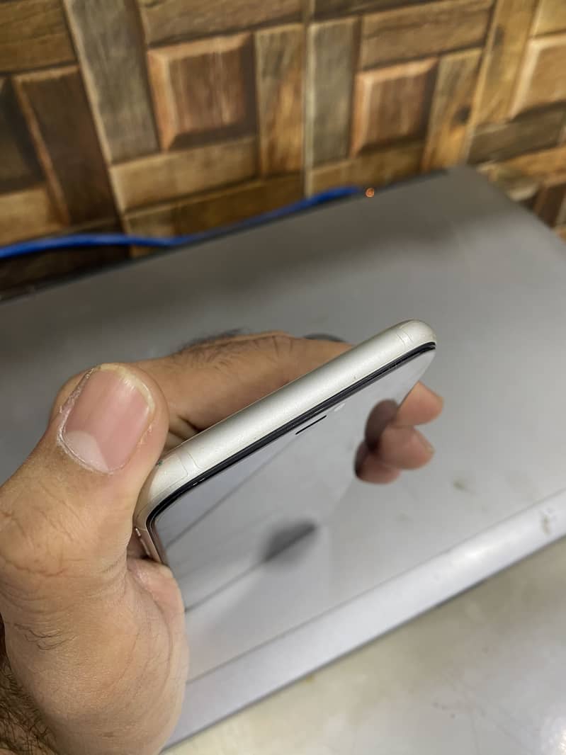 Apple iPhone 11 Single sim approved 5