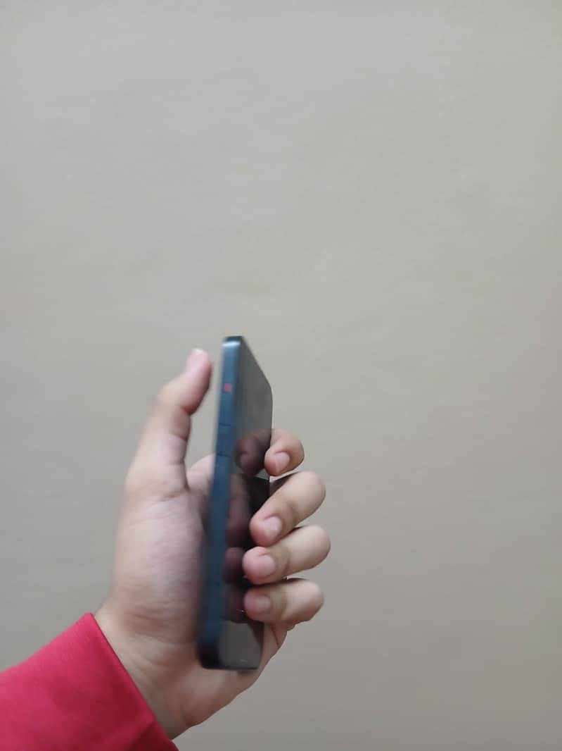 Apple iPhone 13 3