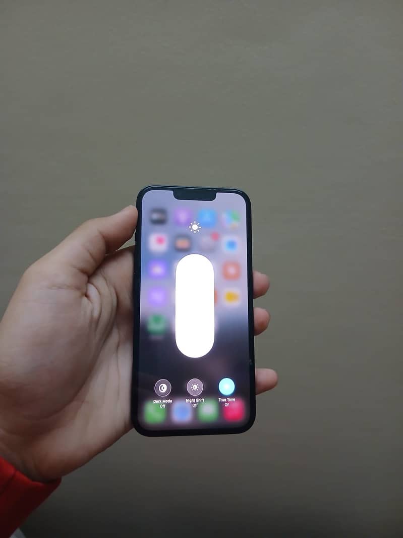 Apple iPhone 13 5