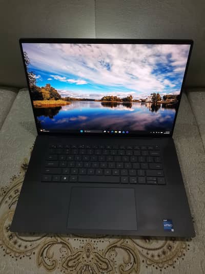 Dell Precision 5680 | i7 13TH | 8GB RTX 2000 Ada | 32GB 6000 Mt/s Ram
