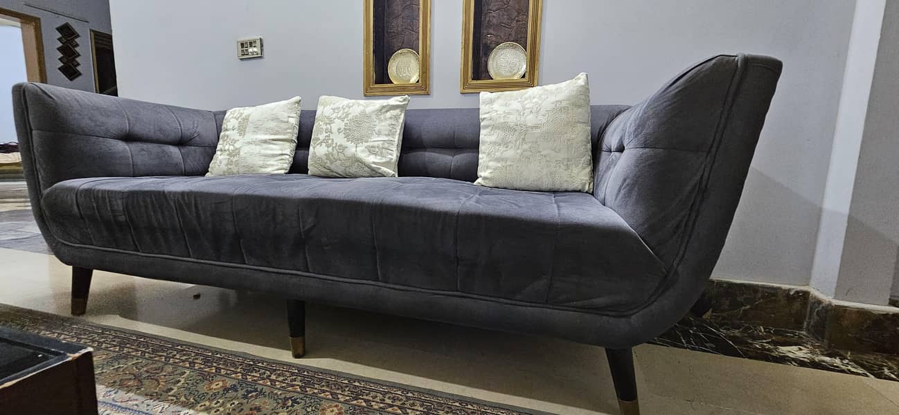 3 SEATER SOFA WITH TABLE 0