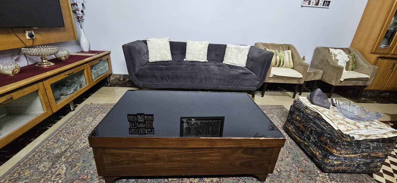 3 SEATER SOFA WITH TABLE 3