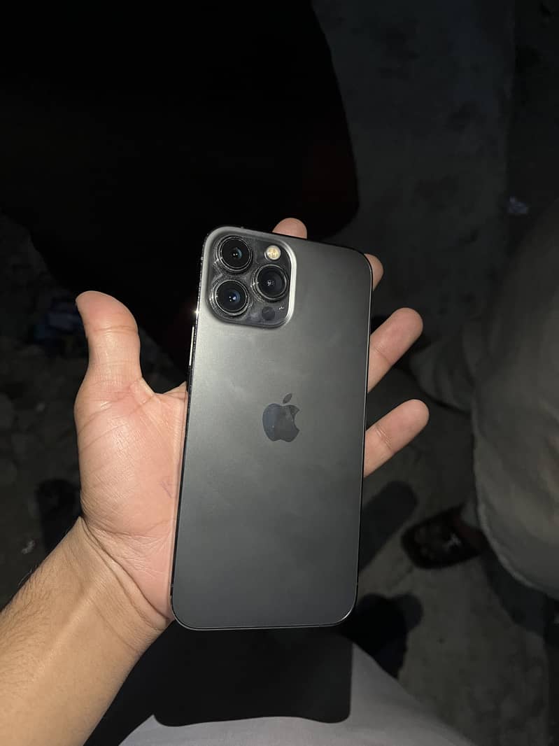Apple iPhone 13 Pro Max 4