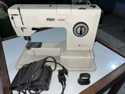 PFAFF (1222E) machine