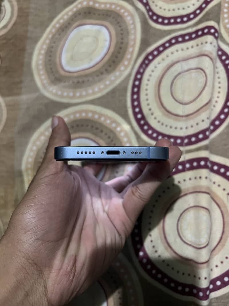 Apple iPhone 14 4