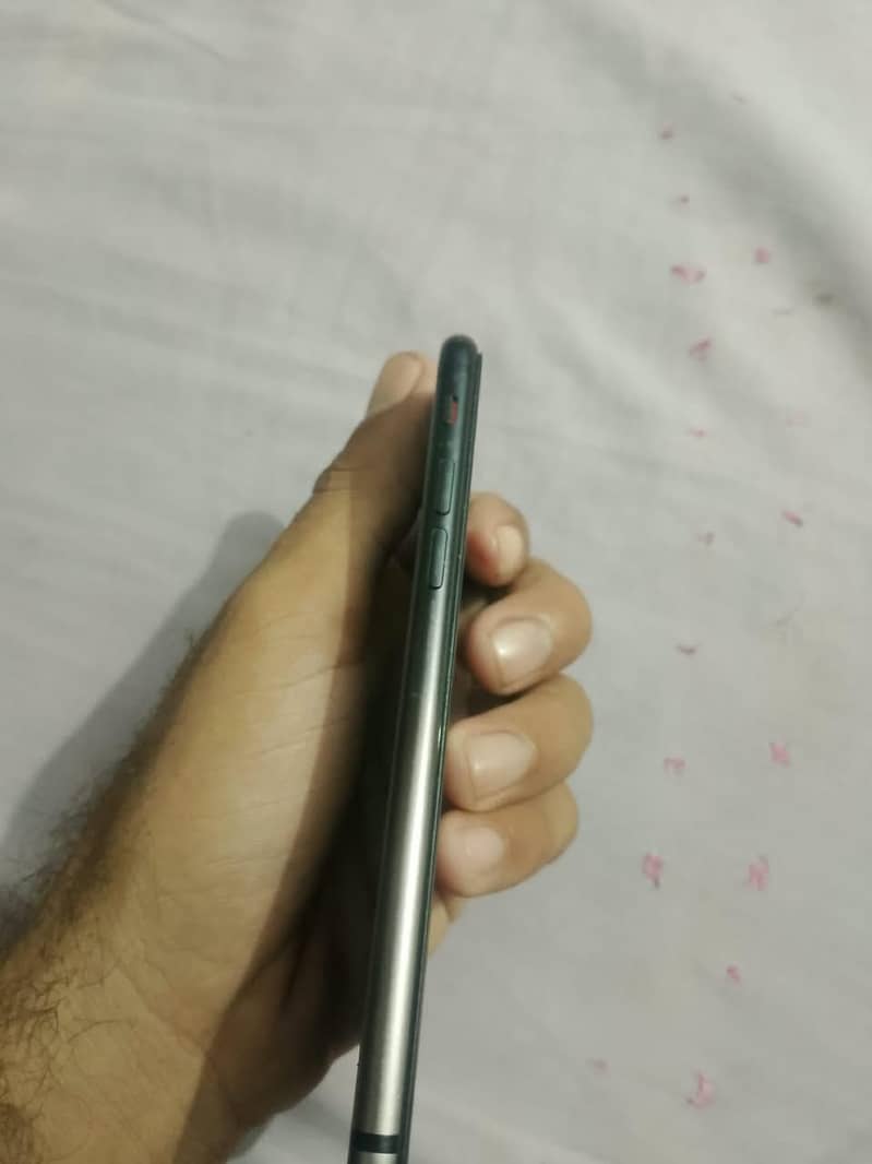 Apple iPhone 7 0